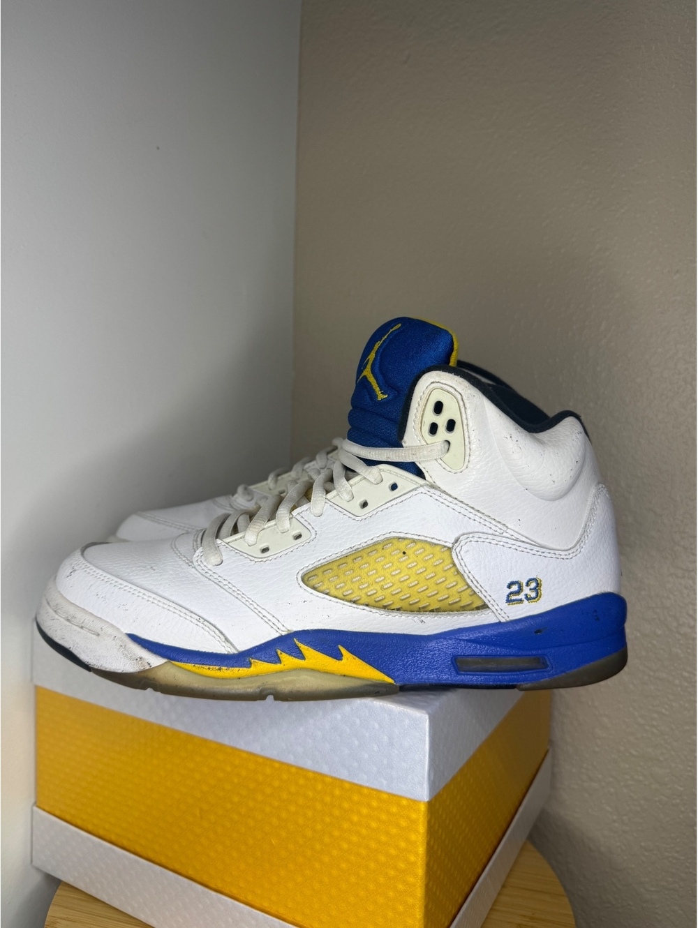 Nike Air Jordan 5 Retro Laney White Blue Yellow GS 7Y Youth Sneakers Used - Picture 2 of 6